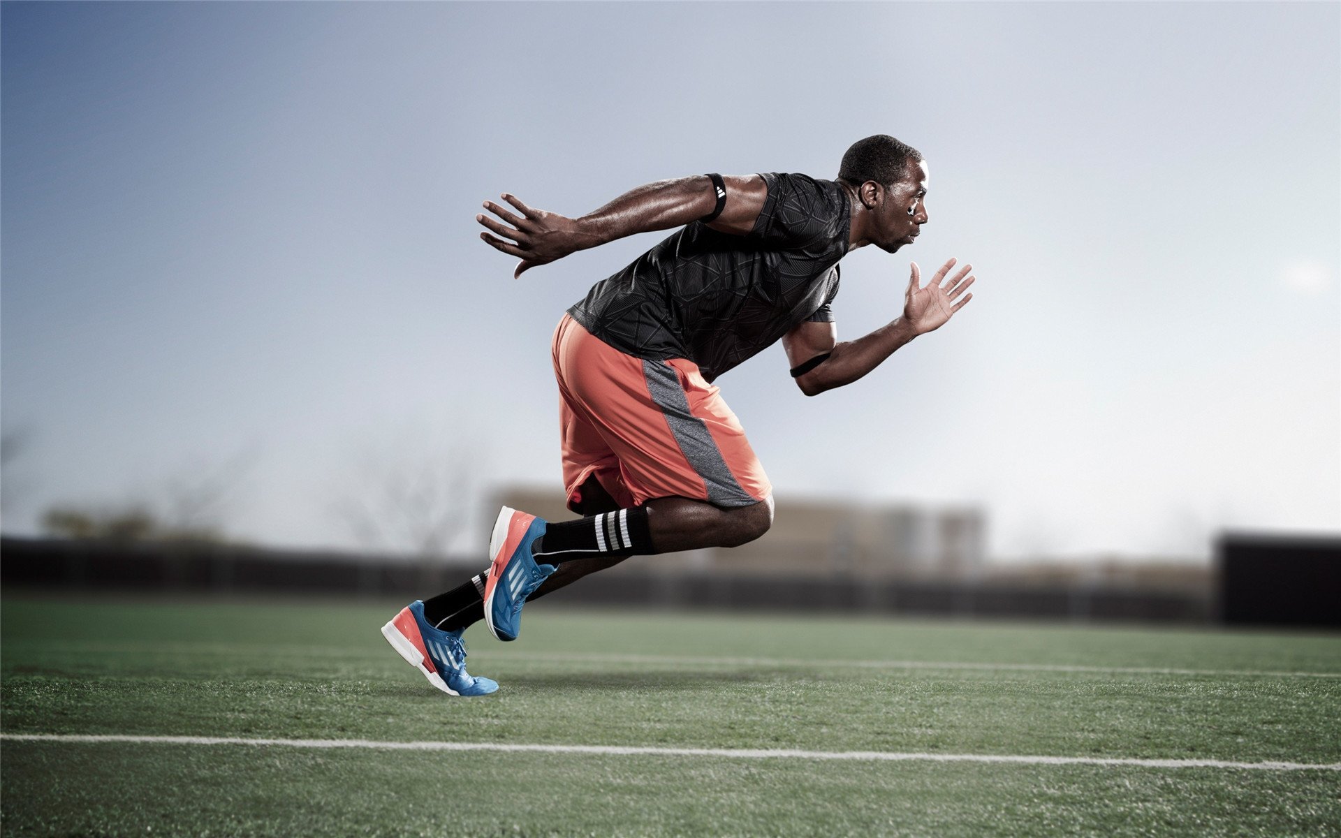 德约科维奇连续二十场比赛得分超过惊险取胜，加拿大队挑战极限！